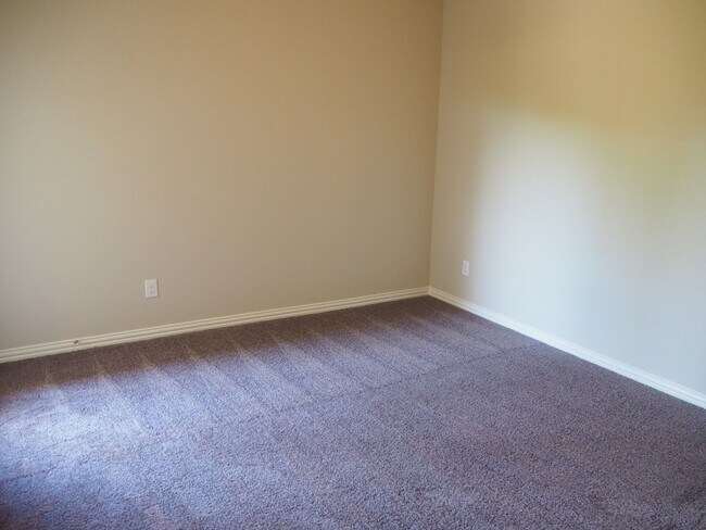 Building Photo - 3117 Solana Cir