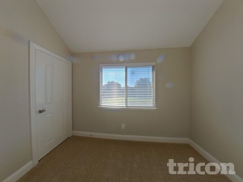 Building Photo - 1301 Hearthstone Dr