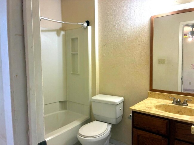 Building Photo - 902 Sirocco Dr