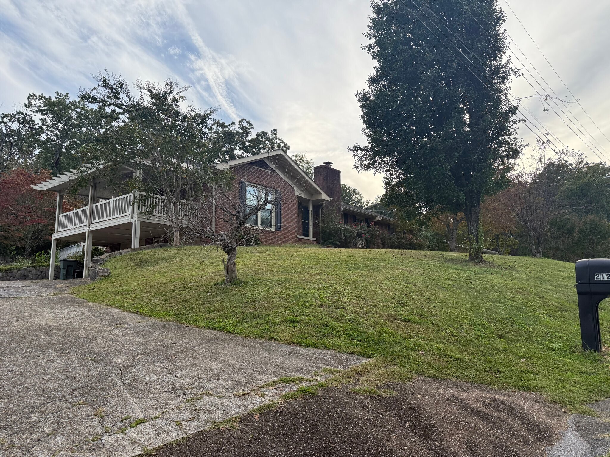 Building Photo - 212 White Oak St