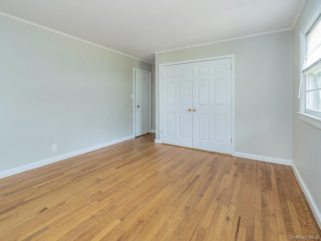 Building Photo - 65 Beechwood Dr