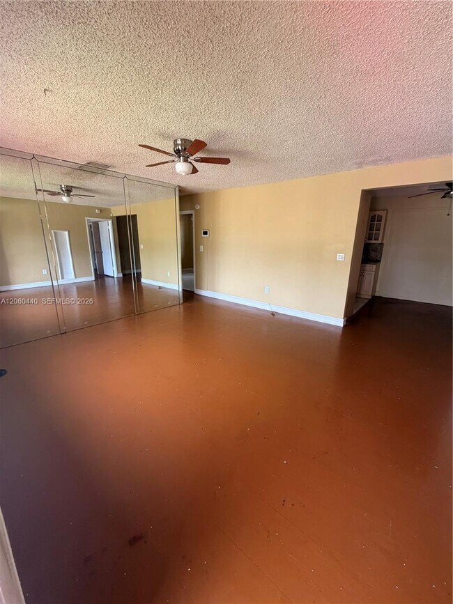 Building Photo - 17950 NW 6th Ct