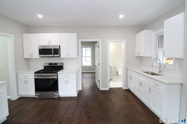 Building Photo - 354 Beechmont Ave