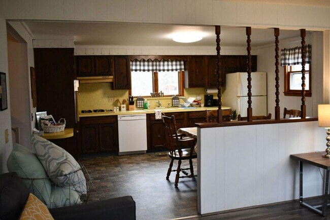 Building Photo - 45 Angel Brook Rd