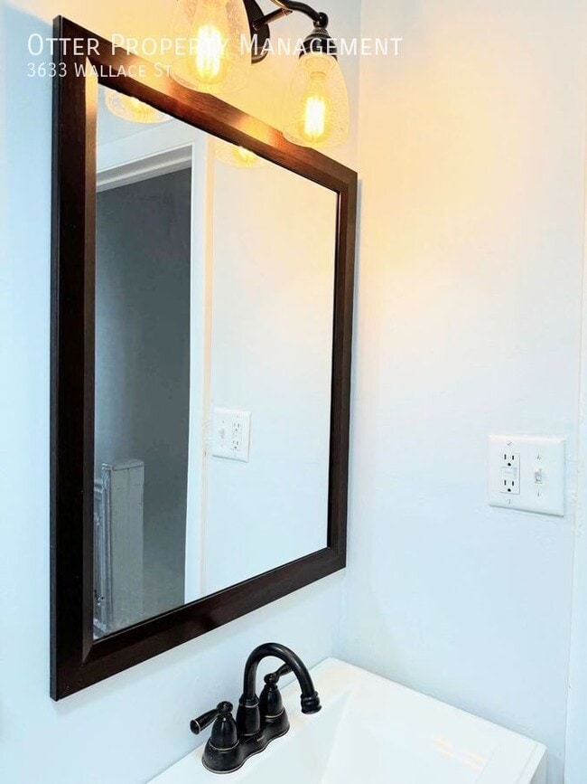 Building Photo - 3633 Wallace St