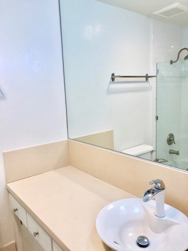 Building Photo - 12 Westwind St