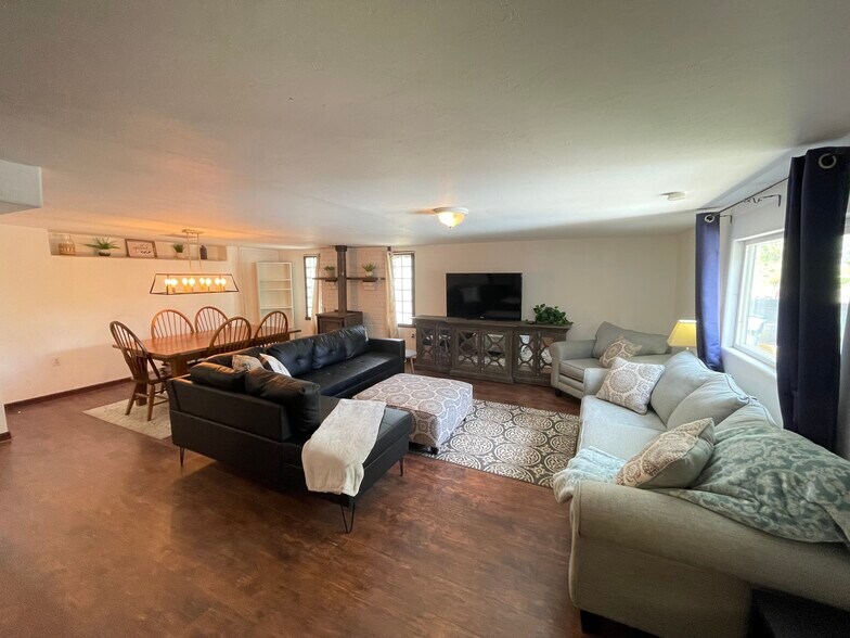 Living & dining area - 240 S 12th St