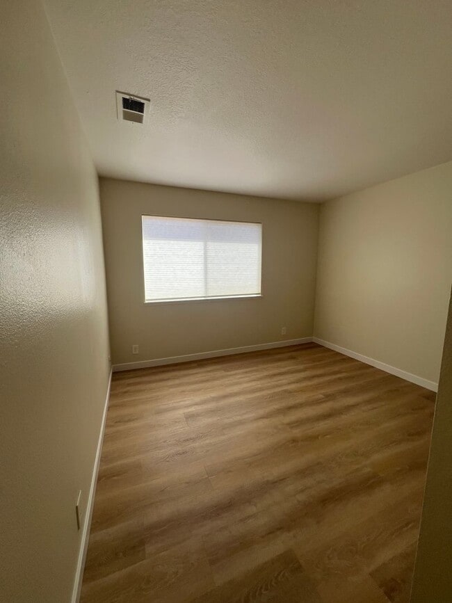 Building Photo - Spacious La Costa 3BR/3BA Townhome; gated complex w/pool, spa and tennis