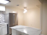 Building Photo - 932 S Lipona Rd