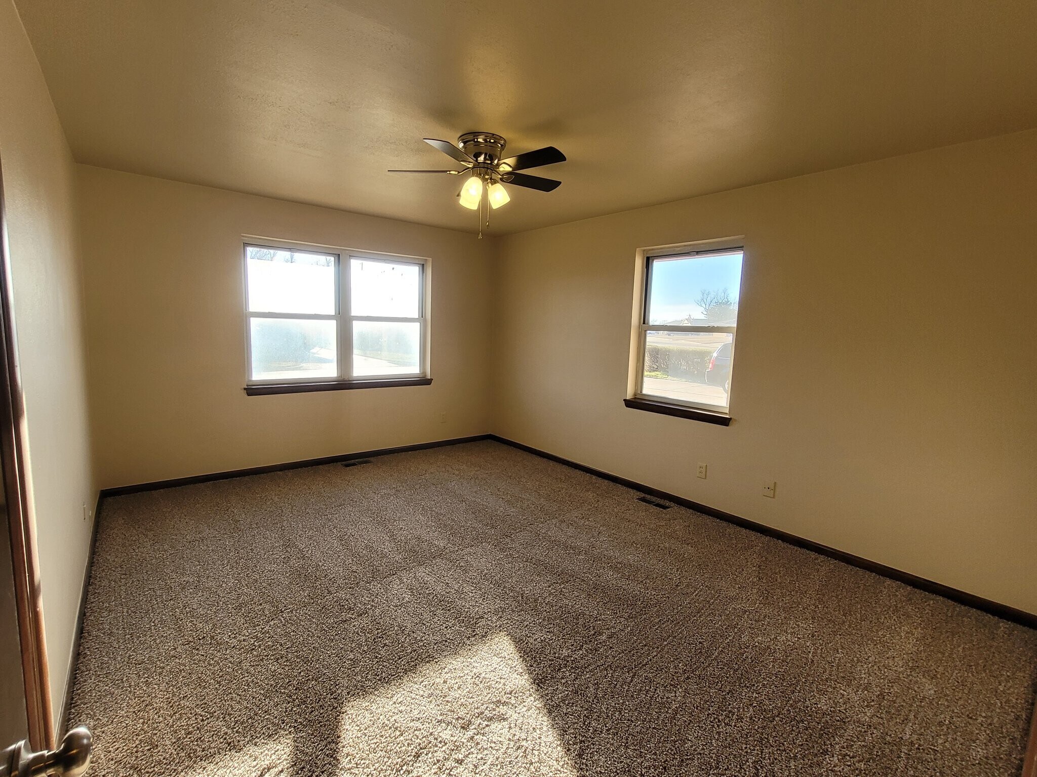 Building Photo - 4805 Del Crest Dr