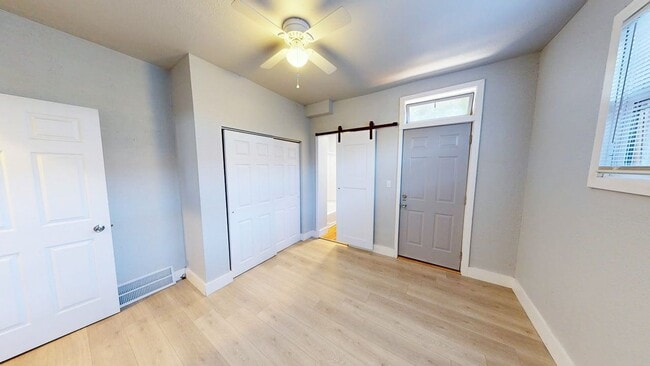 Building Photo - 511 E Deshler Ave