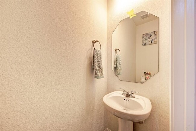 Building Photo - Cedar Park home in the Hill Country