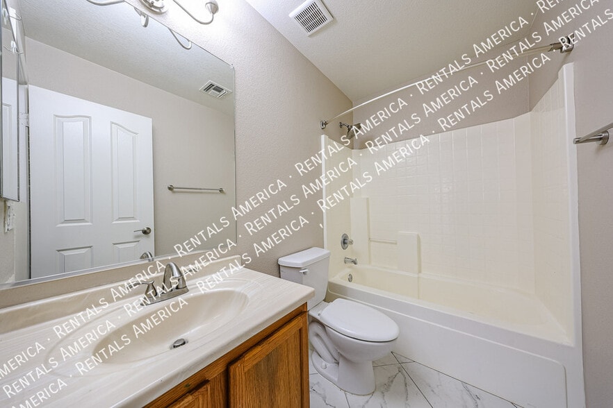 Building Photo - 1404 S Crossbow Ct