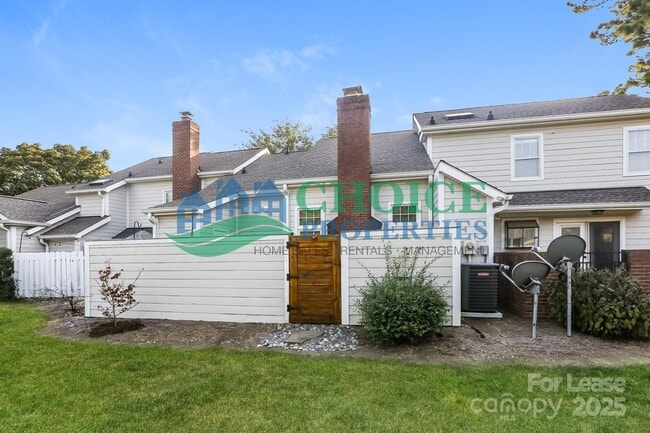 Building Photo - 9223 N Vicksburg Park Ct
