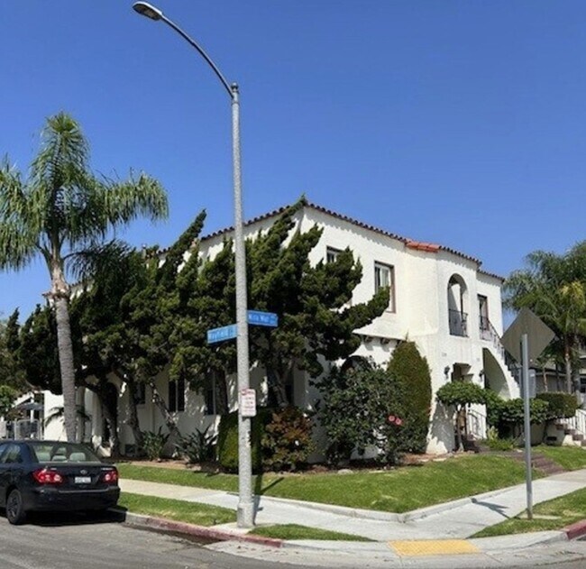 Building Photo - 1059 Mira Mar Ave.
