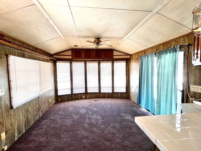 Building Photo - One Bedroom Mobile Home in the beautiful 5...