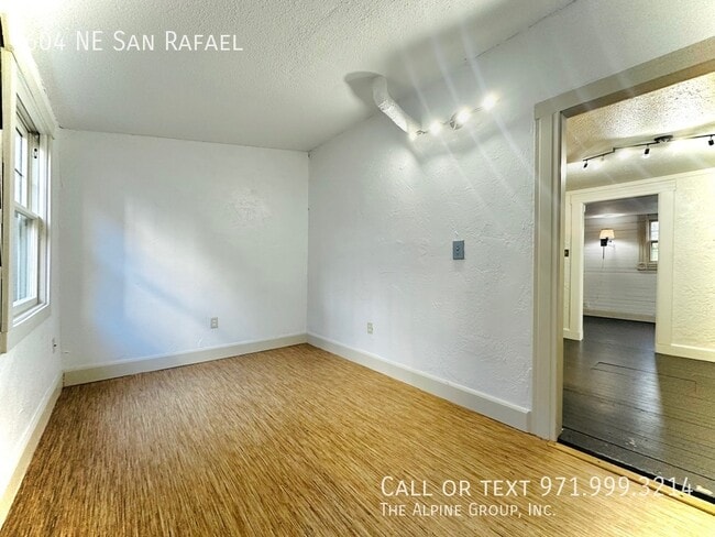 Building Photo - 604 NE San Rafael St
