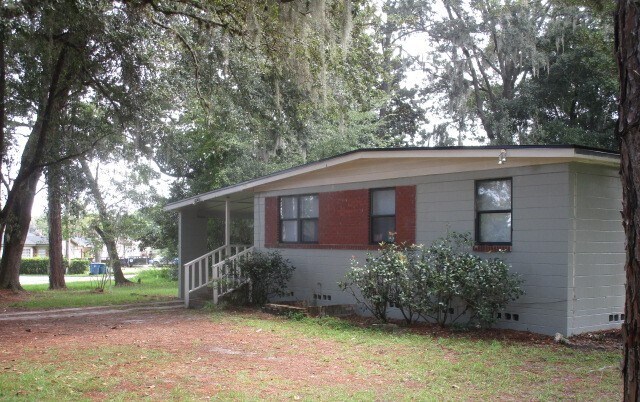 Building Photo - 2520 Ribault Scenic Dr