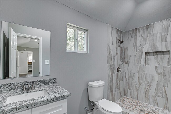 Building Photo - 2323 Tinechester Dr