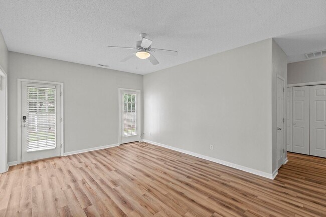 Building Photo - 506 Cedar Ave