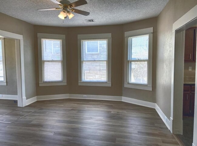 Building Photo - 2204 NW 32nd St