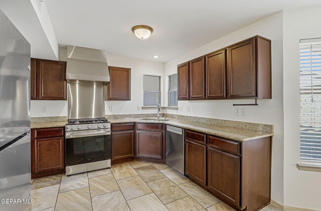 Building Photo - 6524 Latimer Place