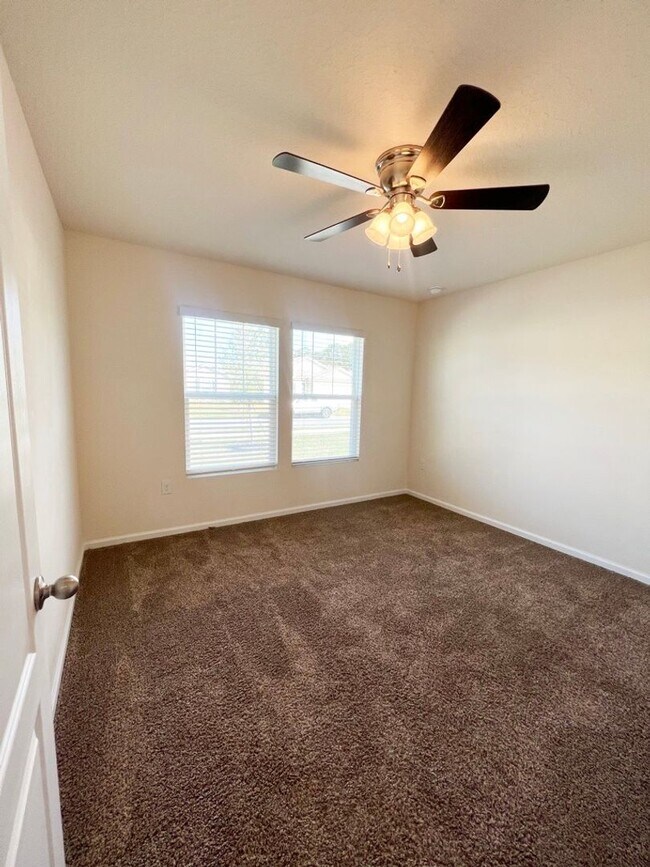 Building Photo - 12024 Sea Grove Pl