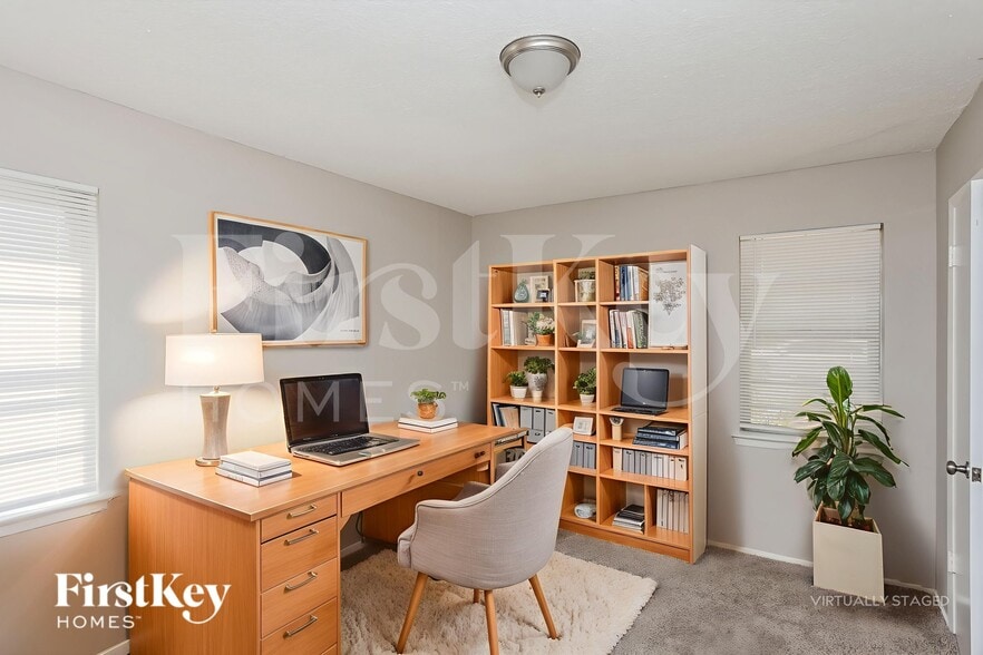 Building Photo - 604 Stonewall Dr