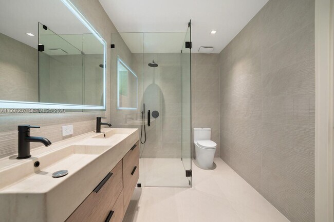 Building Photo - 19721 NE 23rd Ave