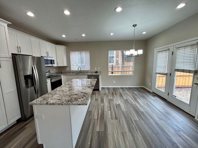 Building Photo - Beautiful Stetson Hills 3 Bedroom