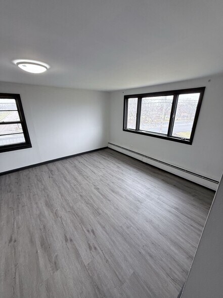 Building Photo - 3807 Pine Ave