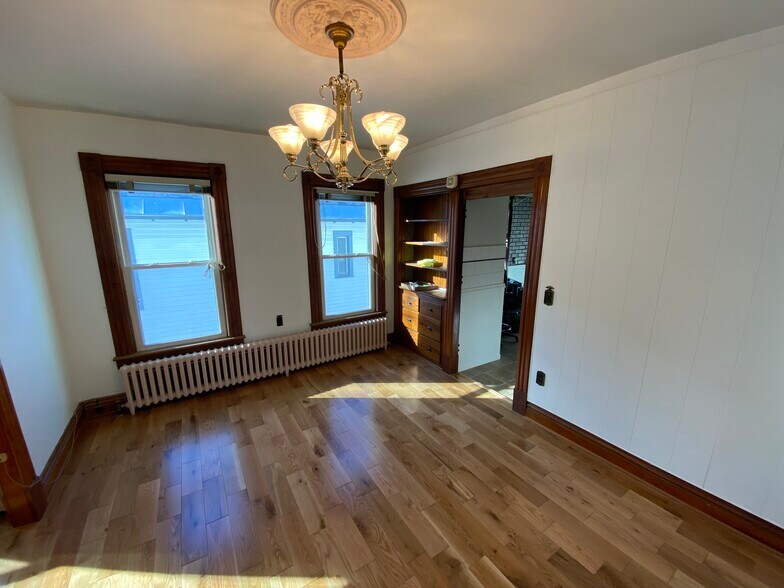Building Photo - 61 Collins Ave