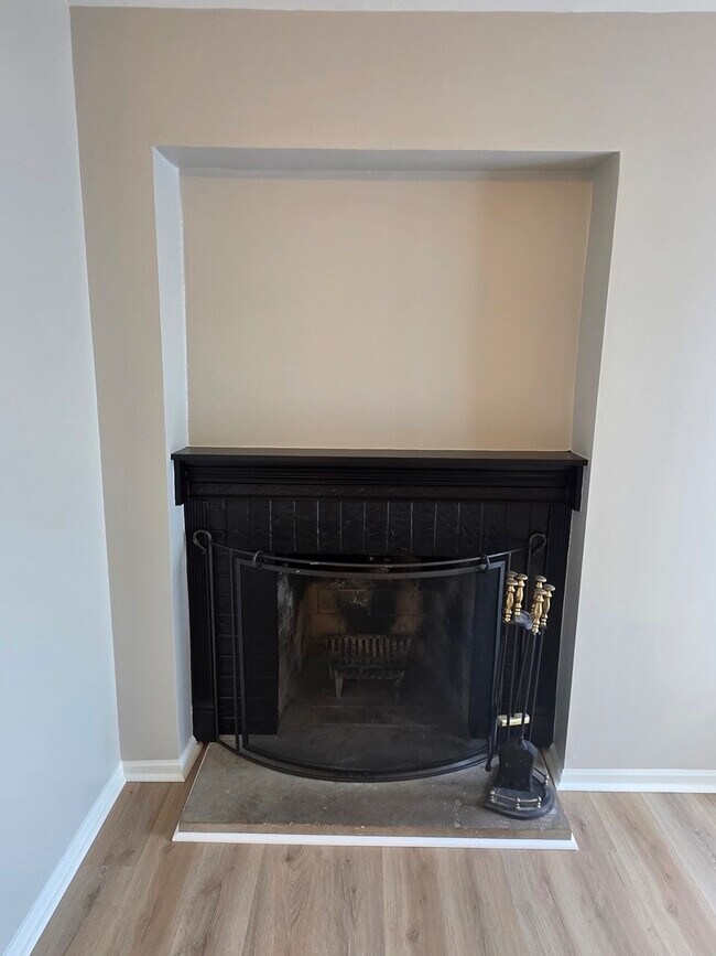 Building Photo - 1361 Cunat Ct