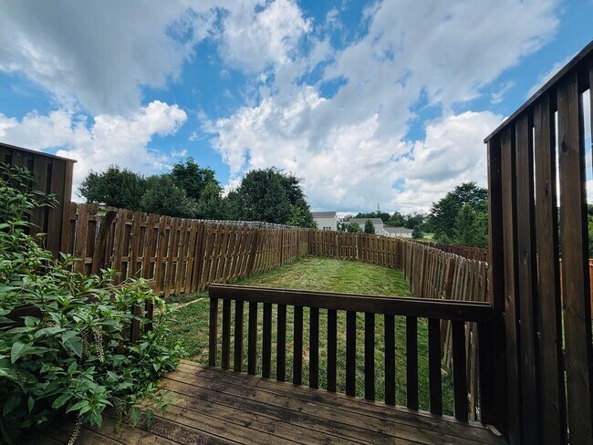 Building Photo - 120 Willow Oak Dr NW