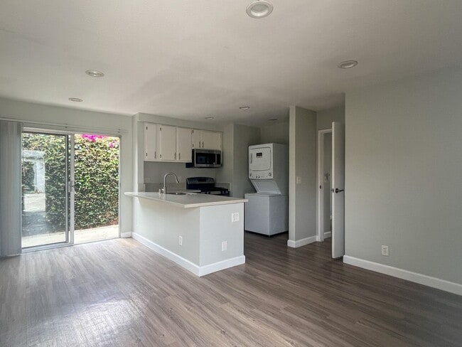 Interior Photo - 4236 W 129th St