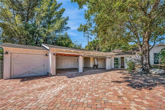Building Photo - 2417 Sunnyside Ridge Rd