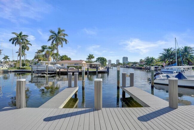 Building Photo - 840 SE 22nd Ave