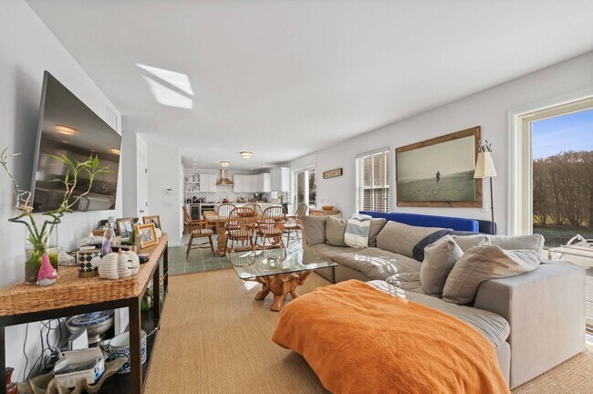 Building Photo - 25 Meadowgrass Ln