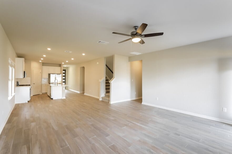 Building Photo - 1417 Arcadian Lily