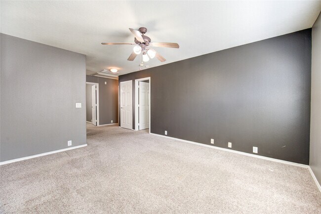 Building Photo - 5711 Kenwood