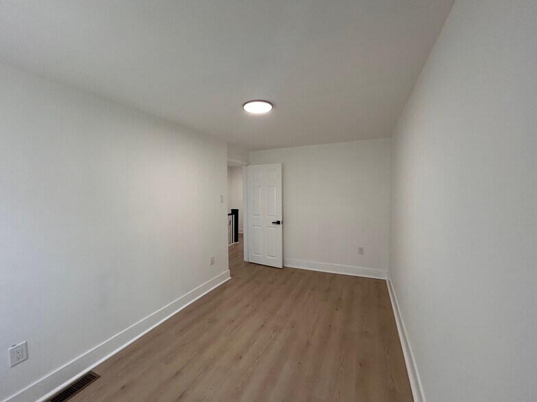 Building Photo - 8033 Williams Ave