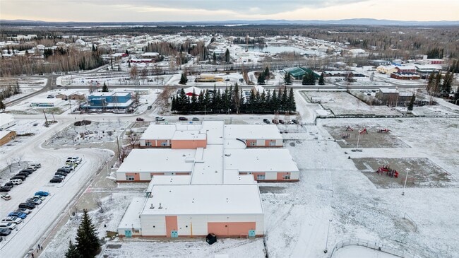 Building Photo - 350 S Santa Claus Ln