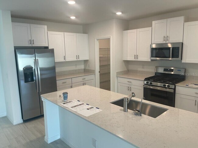 Building Photo - 2545 Leonia Ln