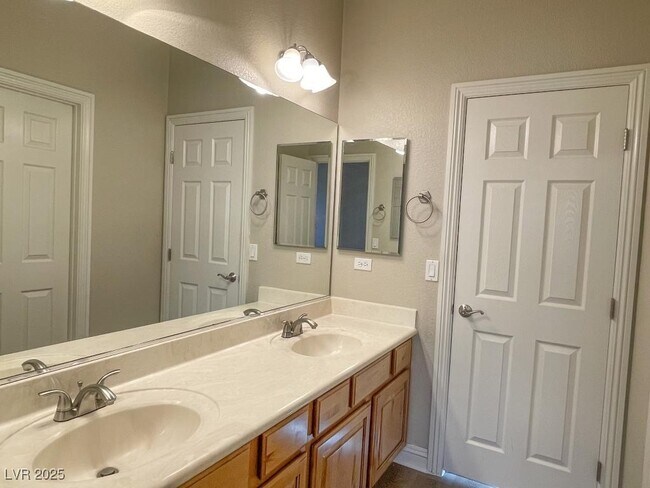 Building Photo - 12048 La Palmera Ave