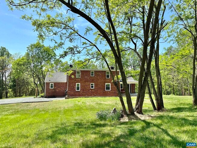 Building Photo - 2278 Hansens Mountain Rd