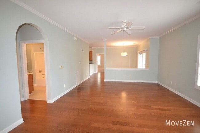 Building Photo - 210 Fullford Ln