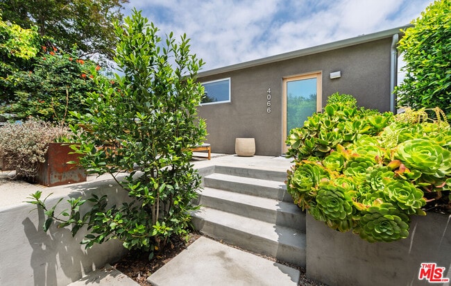 Building Photo - 4066 Alla Rd