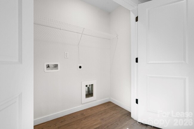 Building Photo - 104 10th Ave SE