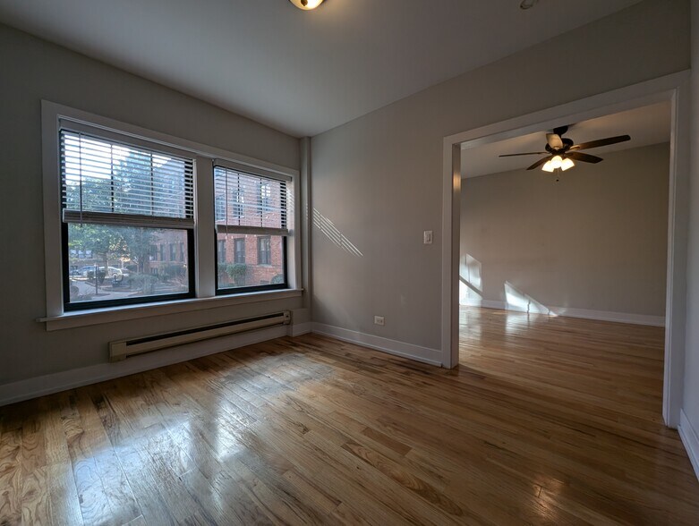 Building Photo - 628 W Cornelia Ave