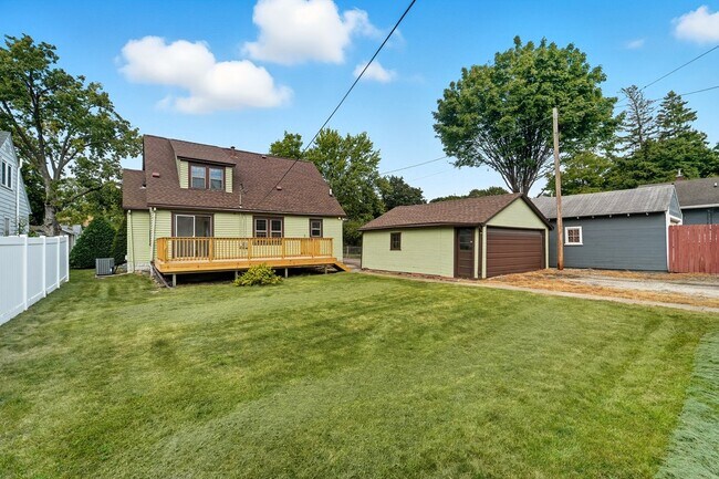 Building Photo - 411 Kingsley Ave
